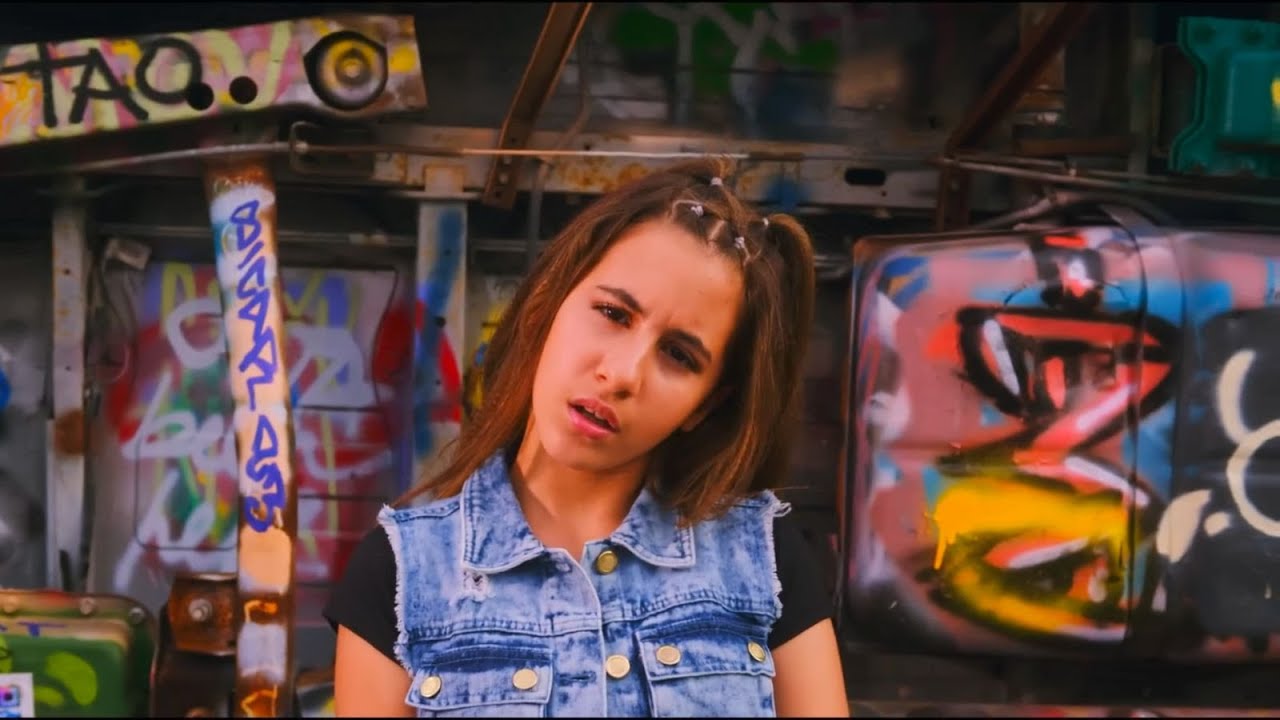 NAZARET MORENO </br>MARIPOSAS EN MI MENTE </br> Videoclip